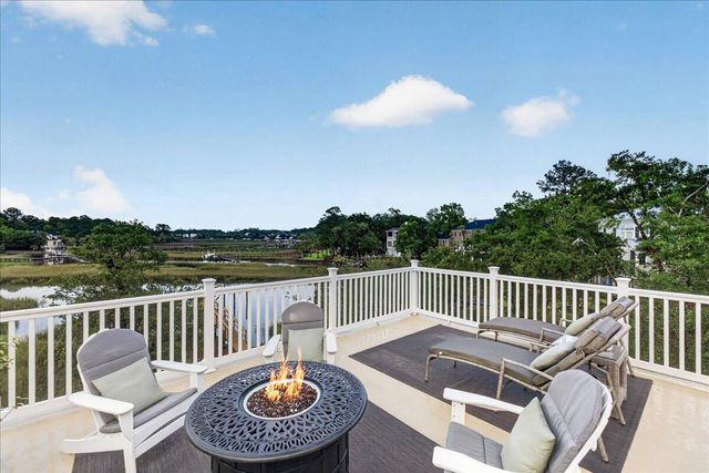 3512 Henrietta Hartford Road, Mount Pleasant, SC 29466