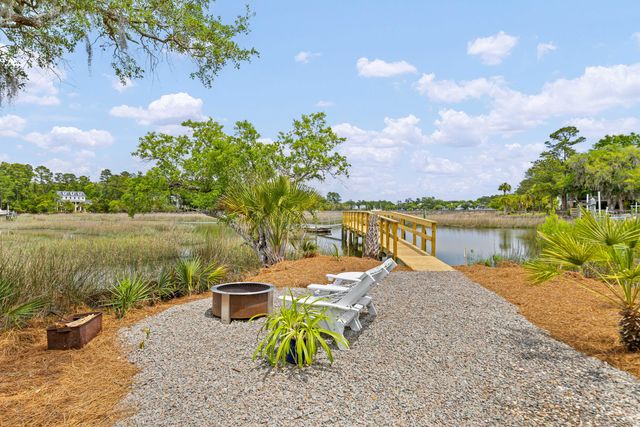 3512 Henrietta Hartford Road, Mount Pleasant, SC 29466