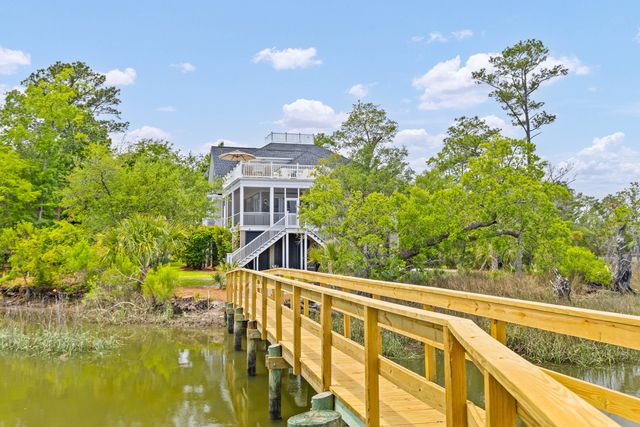 3512 Henrietta Hartford Road, Mount Pleasant, SC 29466
