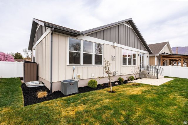 1670 E HOPKINS LN, Salt Lake City, UT 84108