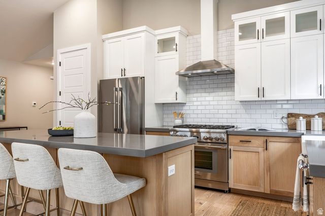 1670 E HOPKINS LN, Salt Lake City, UT 84108