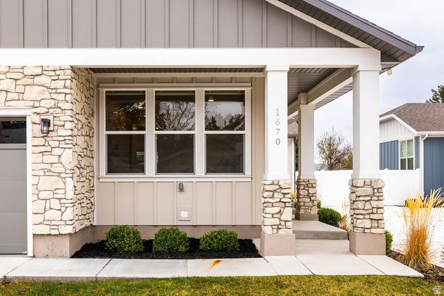 1670 E HOPKINS LN, Salt Lake City, UT 84108