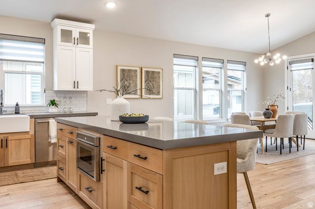 1670 E HOPKINS LN, Salt Lake City, UT 84108