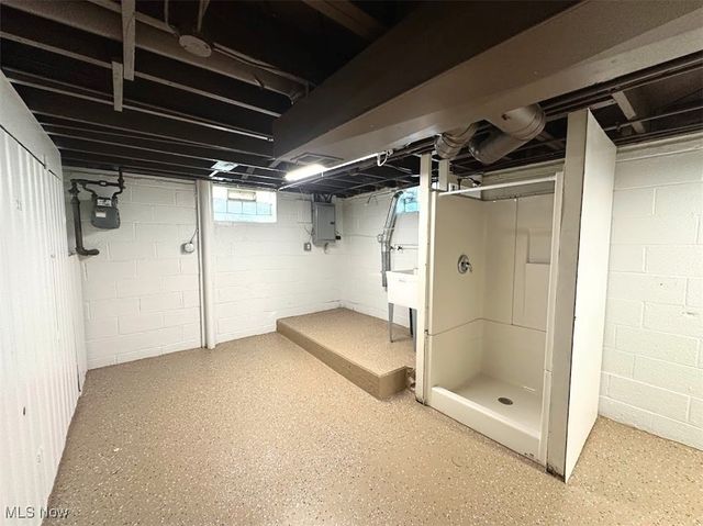 1530 E 254th Street, Euclid, OH 44117