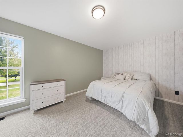 54897 Walnut Drive, New Hudson, MI 48165