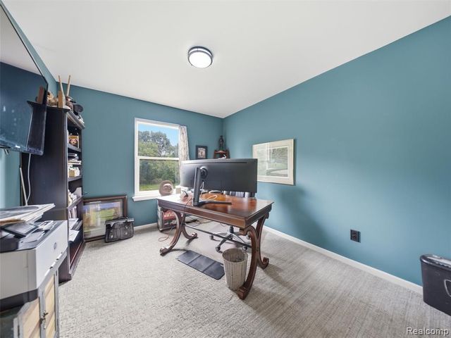 54897 Walnut Drive, New Hudson, MI 48165