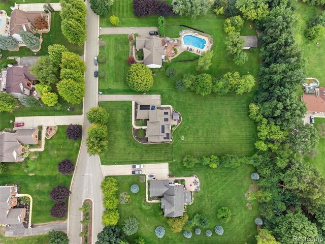 54897 Walnut Drive, New Hudson, MI 48165