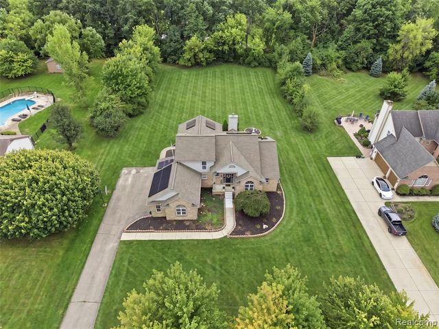54897 Walnut Drive, New Hudson, MI 48165