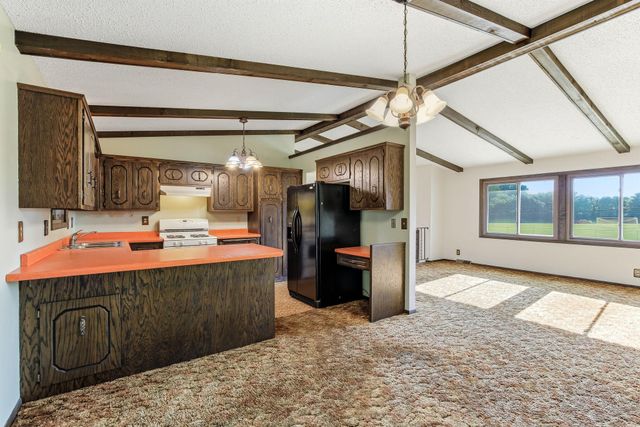 8009 Noble Avenue N, Brooklyn Park, MN 55443