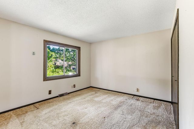 8009 Noble Avenue N, Brooklyn Park, MN 55443