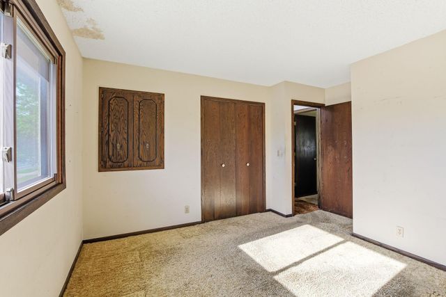 8009 Noble Avenue N, Brooklyn Park, MN 55443