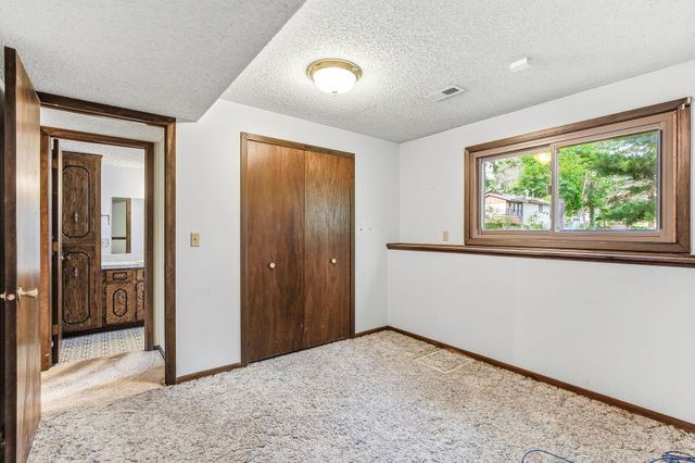 8009 Noble Avenue N, Brooklyn Park, MN 55443