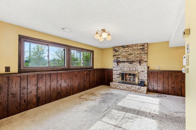 8009 Noble Avenue N, Brooklyn Park, MN 55443