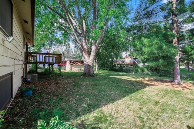 8009 Noble Avenue N, Brooklyn Park, MN 55443