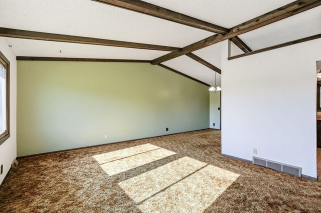 8009 Noble Avenue N, Brooklyn Park, MN 55443