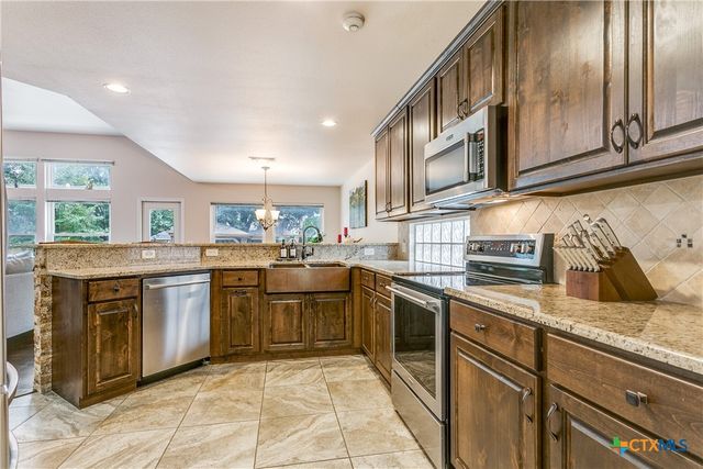 1789 Oak Forest Drive, New Braunfels, TX 78132