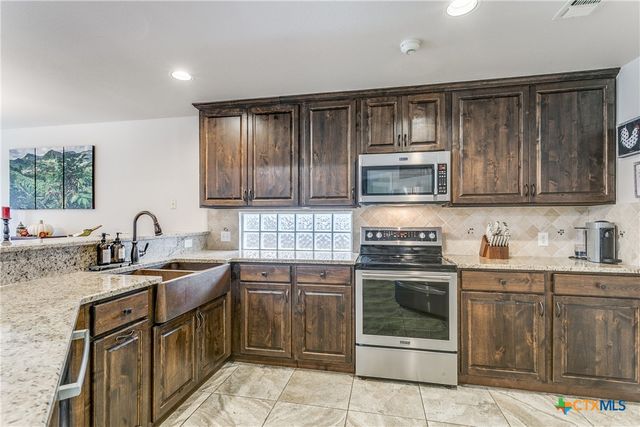 1789 Oak Forest Drive, New Braunfels, TX 78132