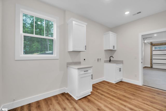 800 Glassy Road, Landrum, SC 29356