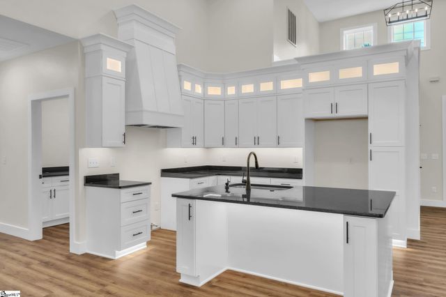 800 Glassy Road, Landrum, SC 29356