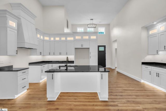 800 Glassy Road, Landrum, SC 29356
