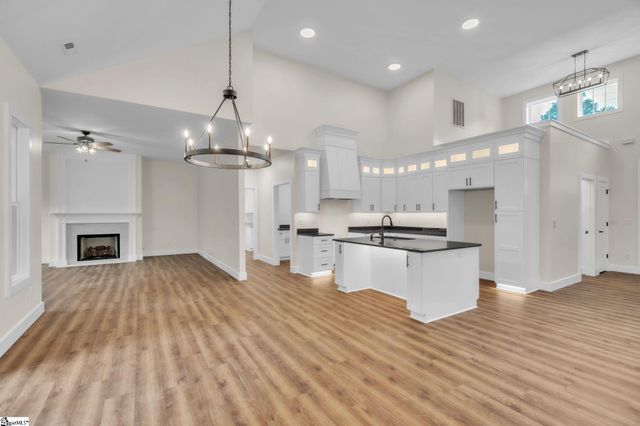 800 Glassy Road, Landrum, SC 29356