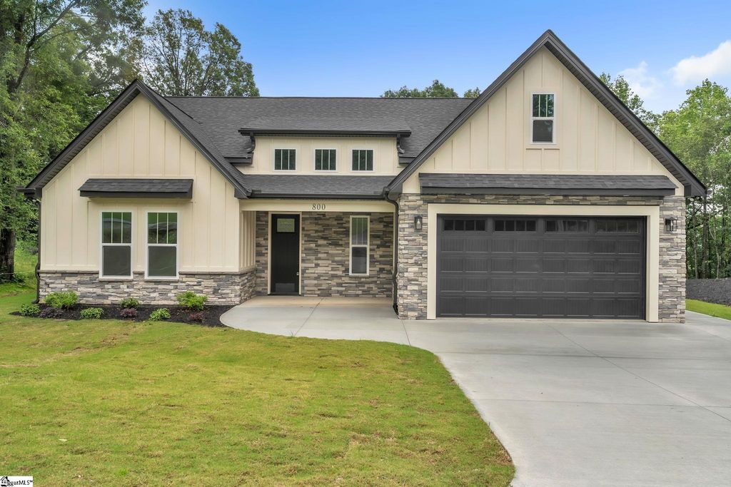 800 Glassy Road, Landrum, SC 29356