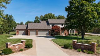 8304 W Mulligan Lane, Columbus, IN 47201