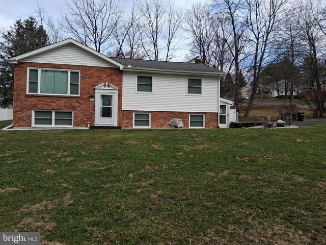 181 MOUNT NITTANY RD, Lemont, PA 16851