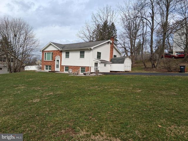 181 MOUNT NITTANY RD, Lemont, PA 16851