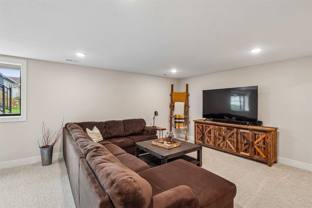 2805 NW 28th Street, Ankeny, IA 50023