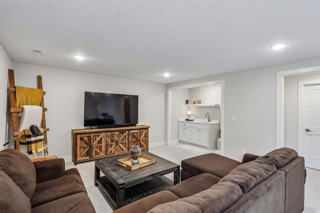 2805 NW 28th Street, Ankeny, IA 50023
