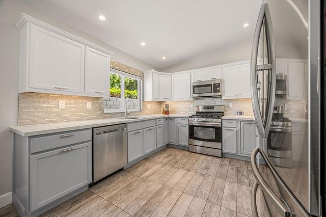 43769 Joshua Road, Palm Desert, CA 92260