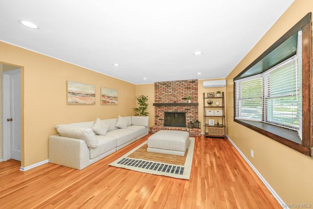 3900 Miller Place, Levittown, NY 11756