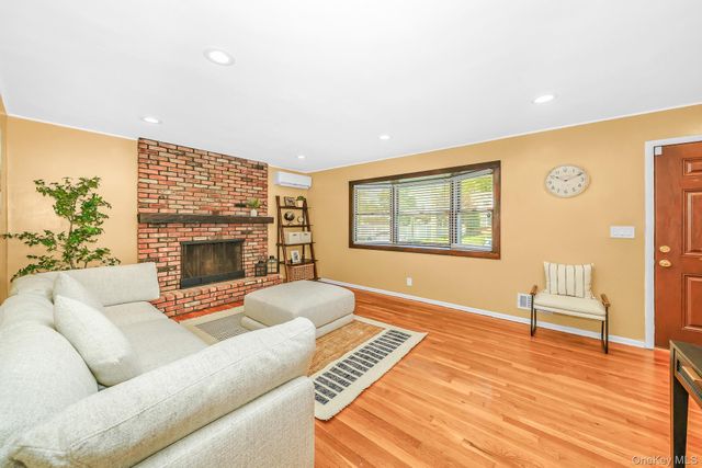 3900 Miller Place, Levittown, NY 11756