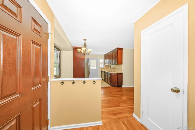 3900 Miller Place, Levittown, NY 11756