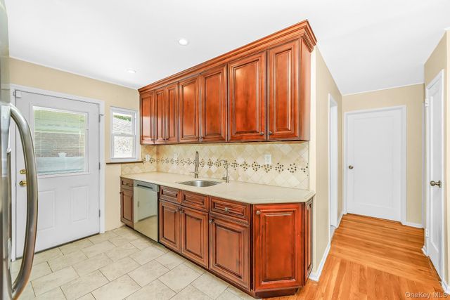 3900 Miller Place, Levittown, NY 11756