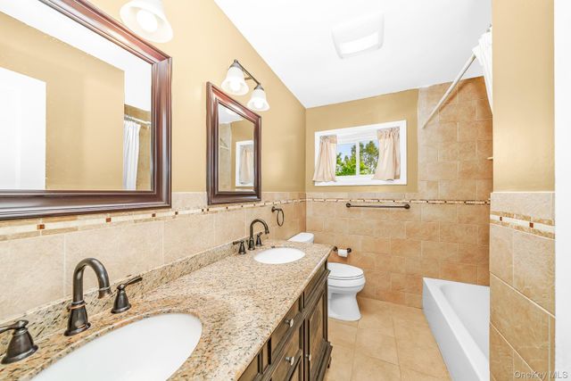 3900 Miller Place, Levittown, NY 11756