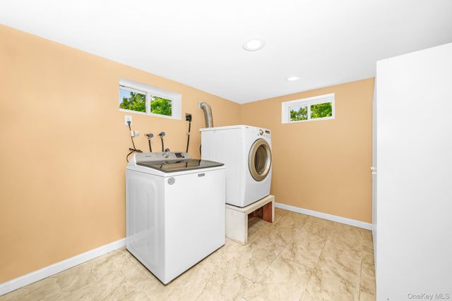 3900 Miller Place, Levittown, NY 11756