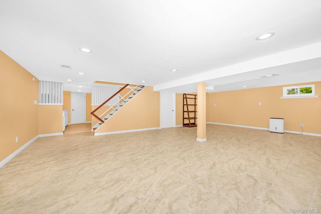 3900 Miller Place, Levittown, NY 11756