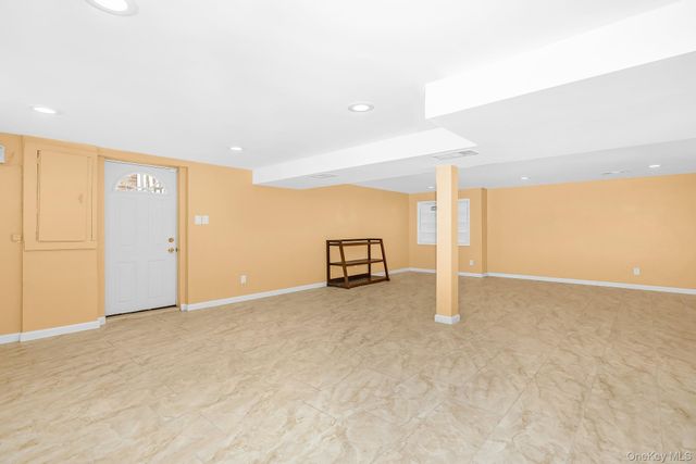 3900 Miller Place, Levittown, NY 11756