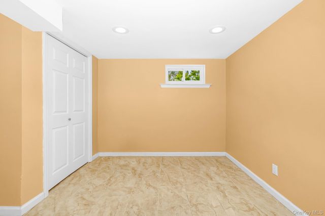 3900 Miller Place, Levittown, NY 11756