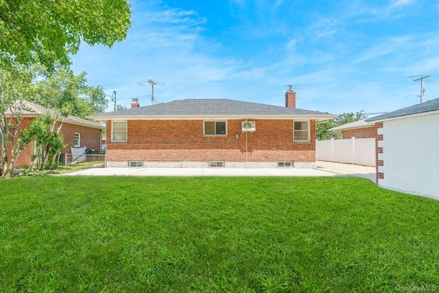 3900 Miller Place, Levittown, NY 11756