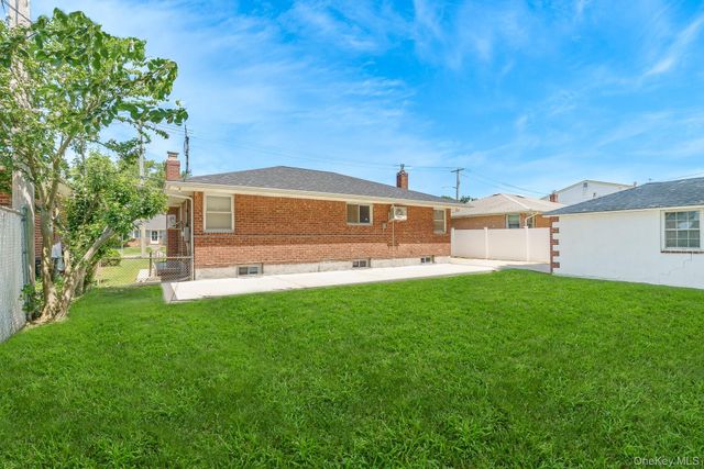 3900 Miller Place, Levittown, NY 11756