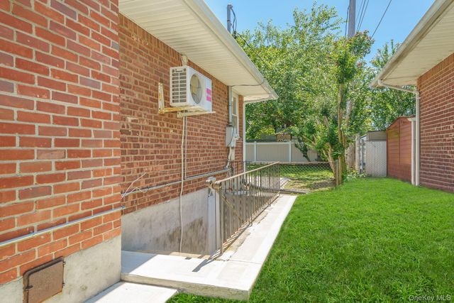 3900 Miller Place, Levittown, NY 11756