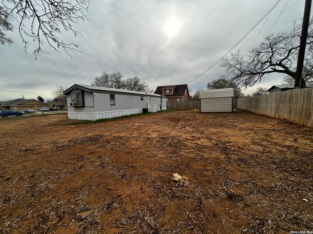 1207 Orange St, Jourdanton, TX 78026