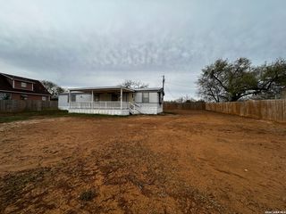 1207 Orange St, Jourdanton, TX 78026