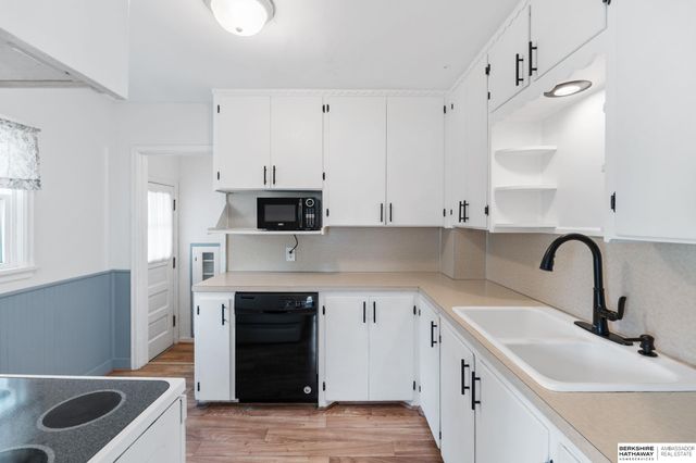 6335 William Street, Omaha, NE 68106