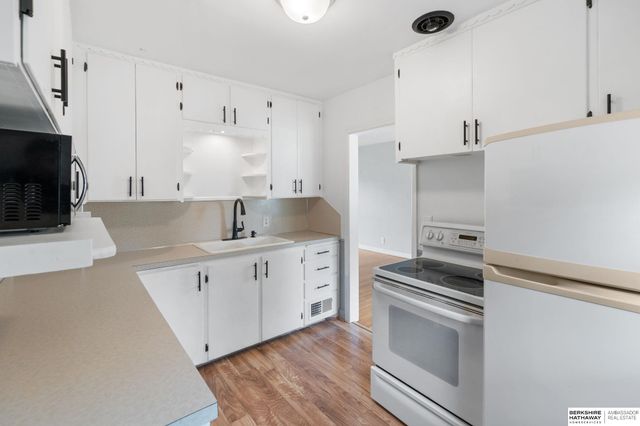 6335 William Street, Omaha, NE 68106