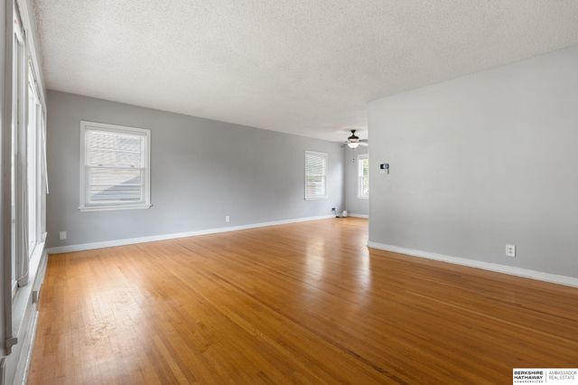 6335 William Street, Omaha, NE 68106