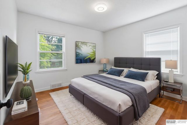 6335 William Street, Omaha, NE 68106
